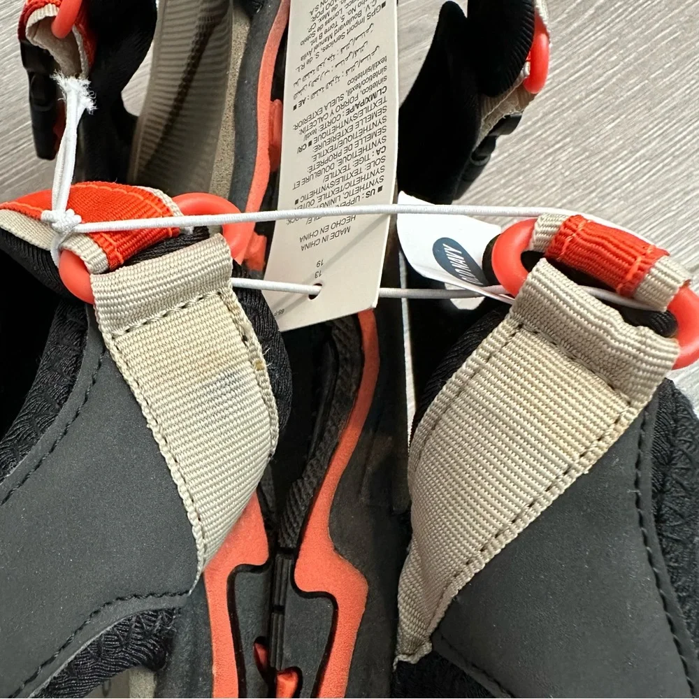 NWT. Old Navy Kids Sandals - Size 13